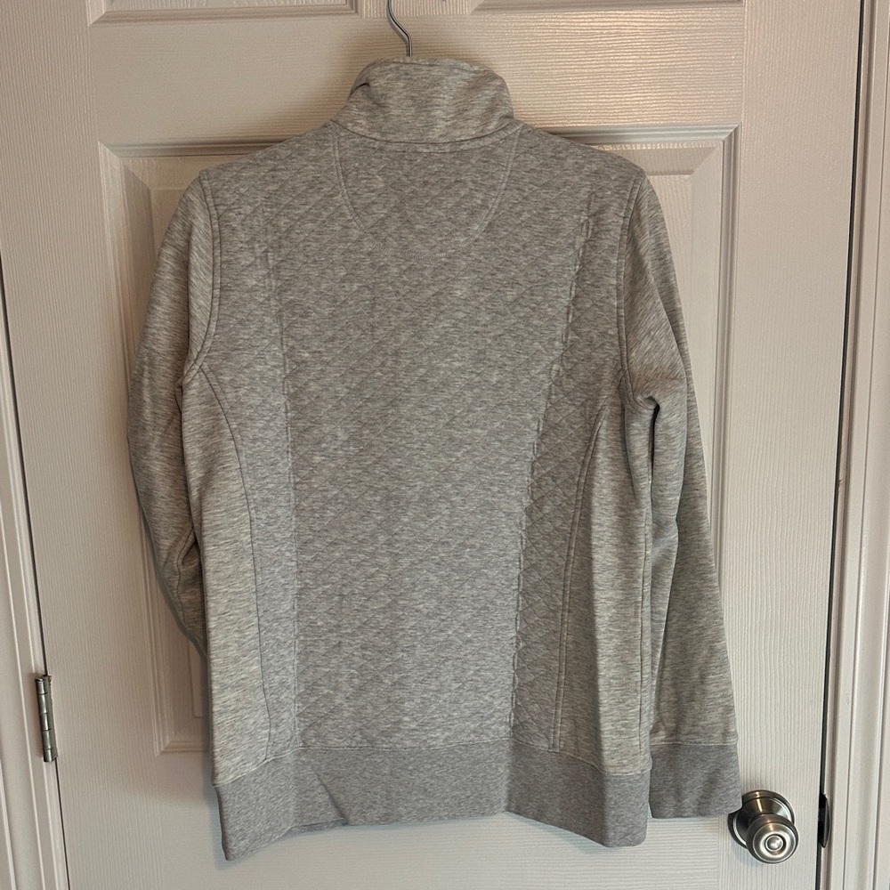 L.L. Bean Light Gray Women’s quarter Zip quilted pullover - Picture 4 of 4